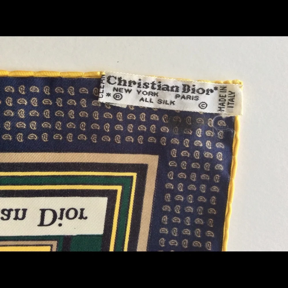 CHRISTIAN DIOR NECK SCARF